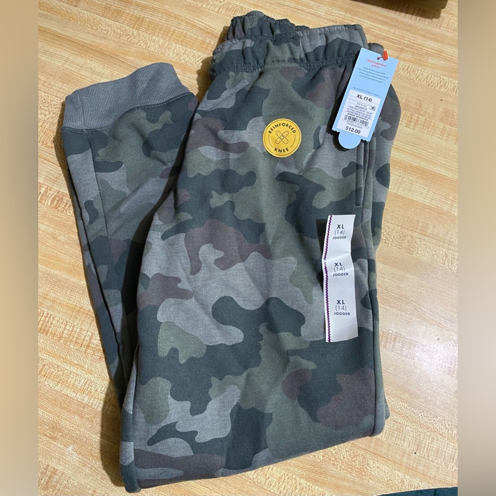NWT Cat & Jack Camo Joggers
